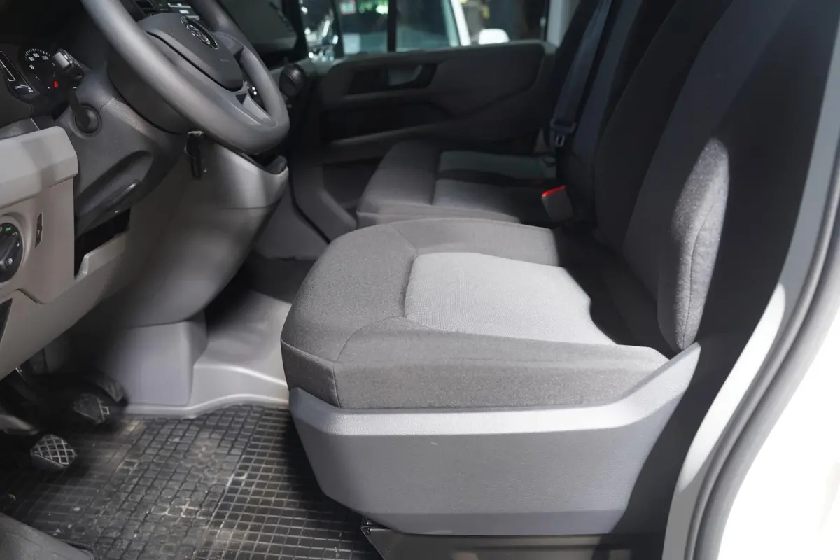 2.0 TDI 177 pk L4 Pick Up / Open Laadbak Airco Cruise Control, 3-Zits, LxBxH 430x203x40 cm