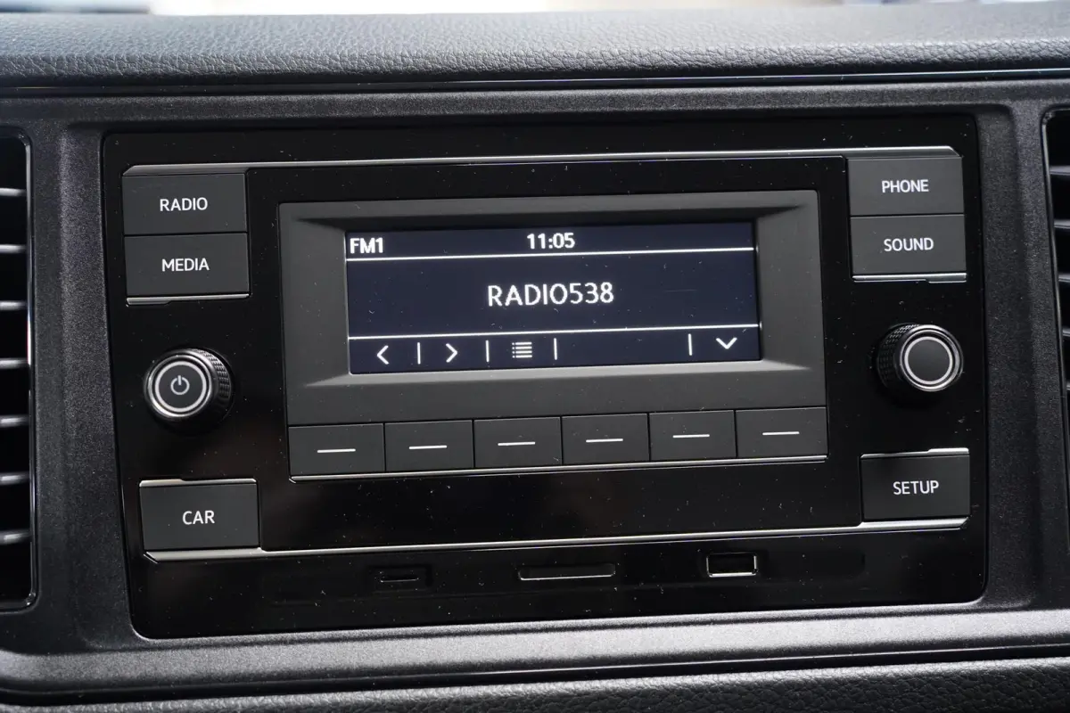 2.0 TDI 177 pk L4 Pick Up / Open Laadbak Airco Cruise Control, 3-Zits, LxBxH 430x203x40 cm