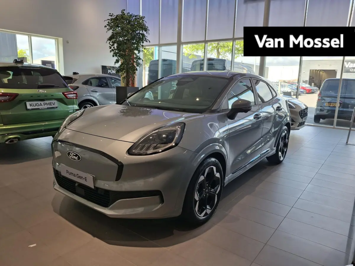 Premium 47 kWh | NIEUW TE BESTELLEN! | € 4400,- KORTING | AUTOMAAT | STOEL, STUUR EN VOORRUITVERWARMING | ADAPTIEVE CRUISE CONTROL | 360 CAMERA
