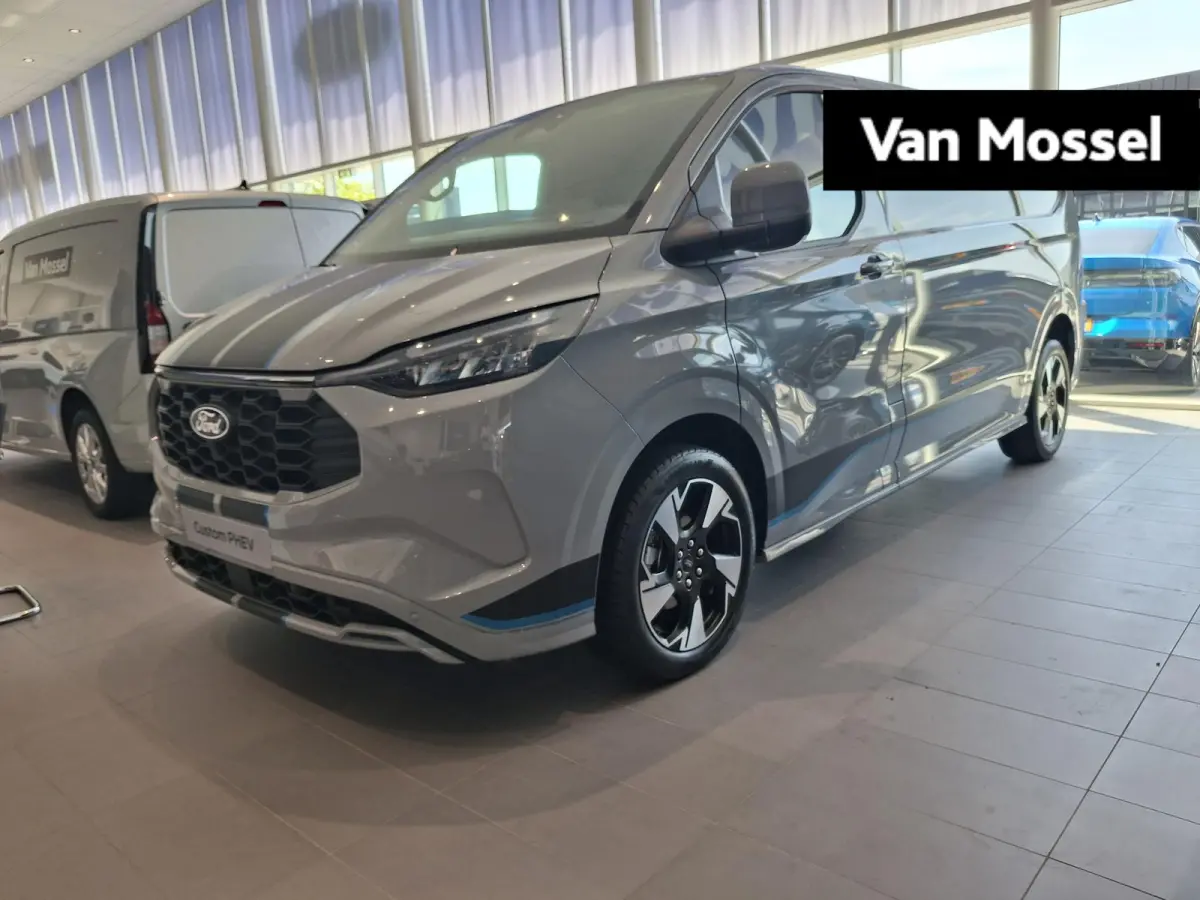 320 2.5 PHEV L2H1 Sport TE BESTELLEN | 19 INCH VELGEN | INKLAPBARE TREKHAAK | VERWARMBAAR STUURWIEL | CENTRALE DUBBELE VERGRENDELING | PREMIUM LAK: GREY MATTER | ADAPTIVE CRUISE CONTROL | PR