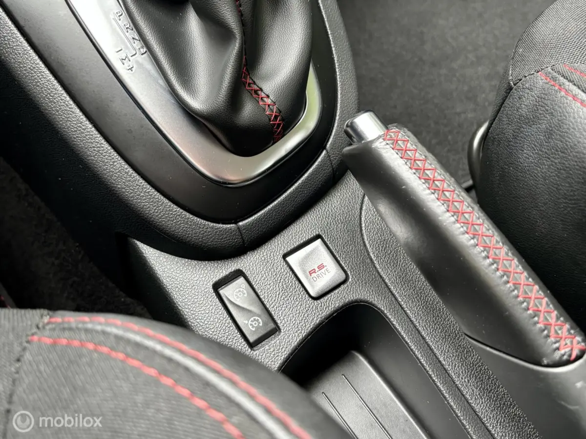 1.6 Turbo R.S. NAVI, CAMERA, CRUISE.