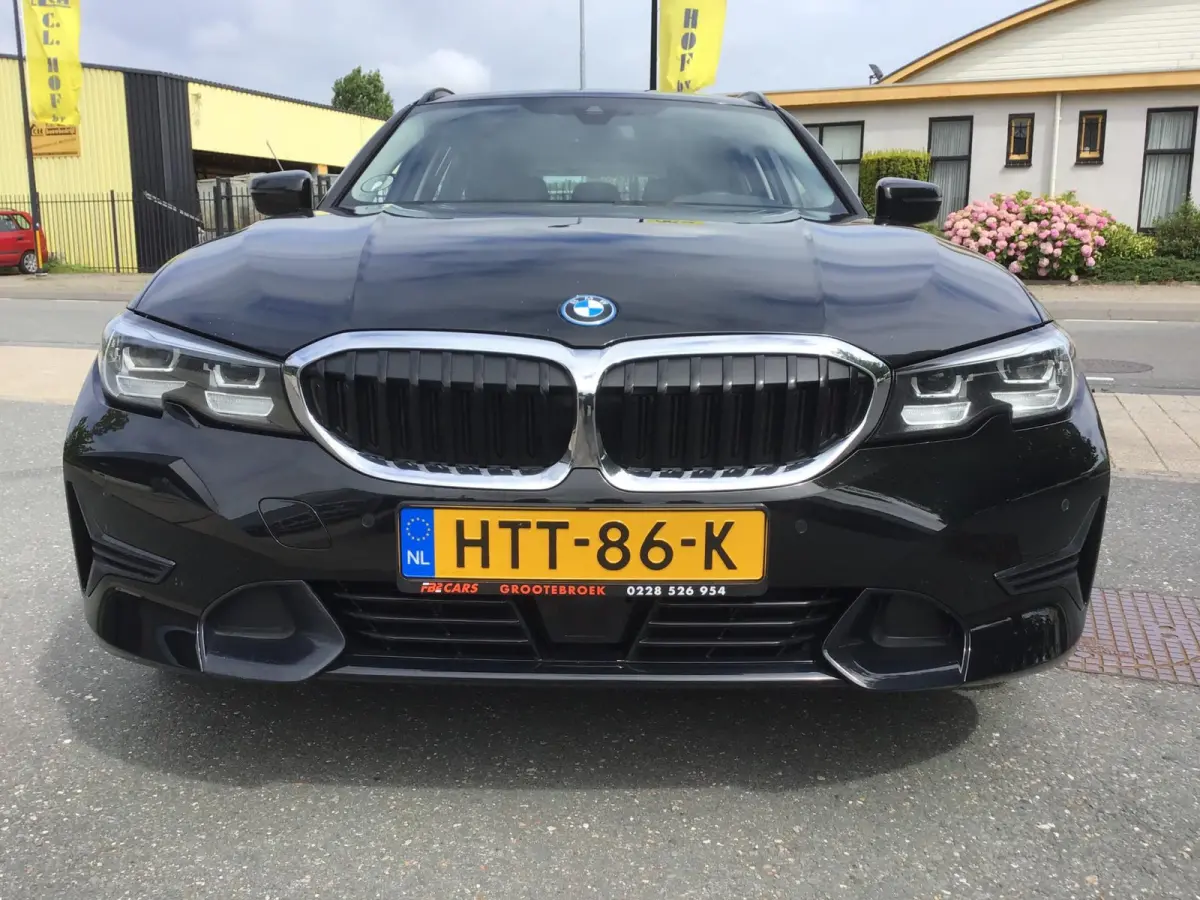 330e Business Edition Plus I 293PK I Camera I Trekhaak I Ambiente I Full Led I Stoel & Stuurverw. I Half/Leder