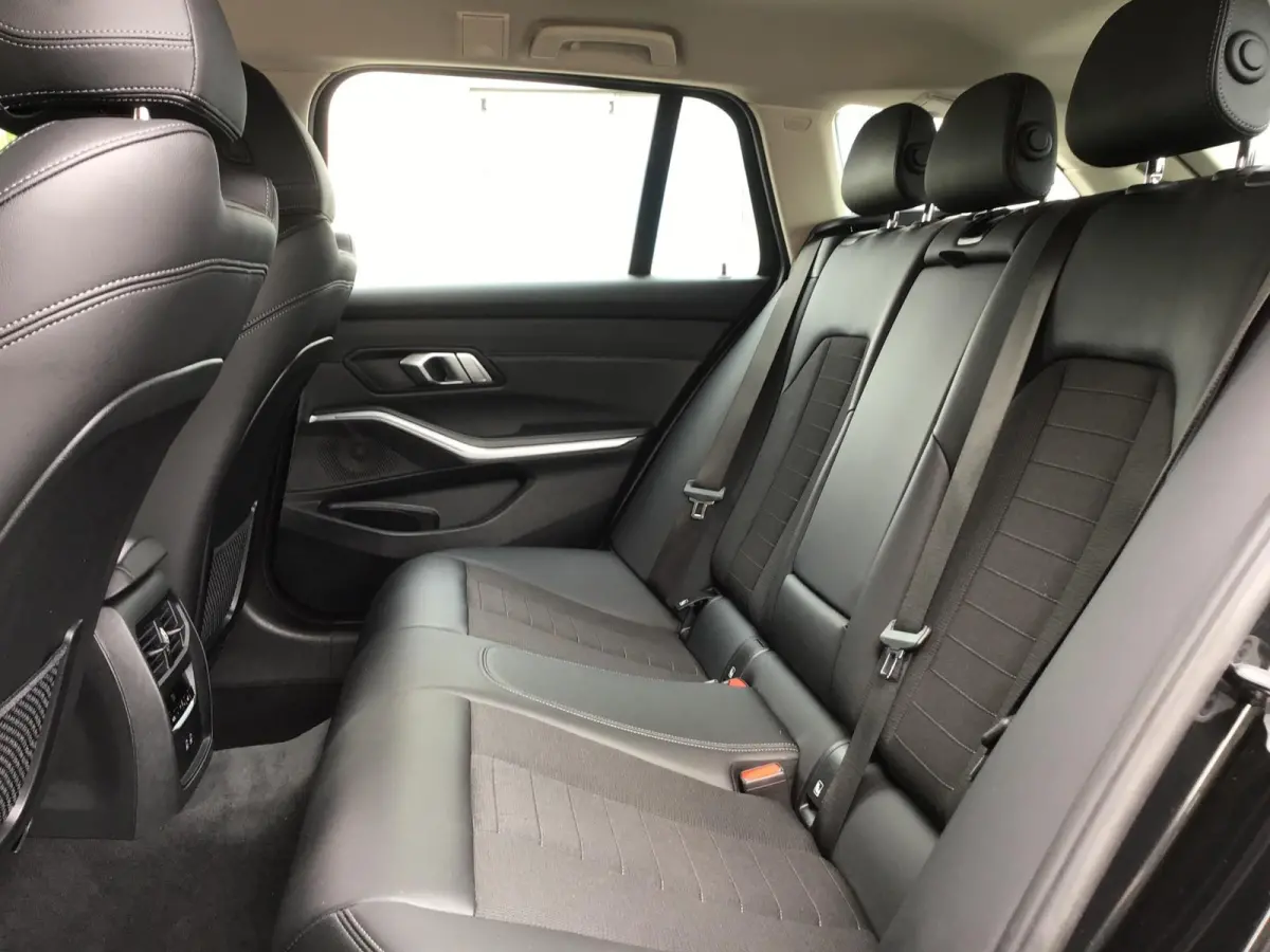 330e Business Edition Plus I 293PK I Camera I Trekhaak I Ambiente I Full Led I Stoel & Stuurverw. I Half/Leder