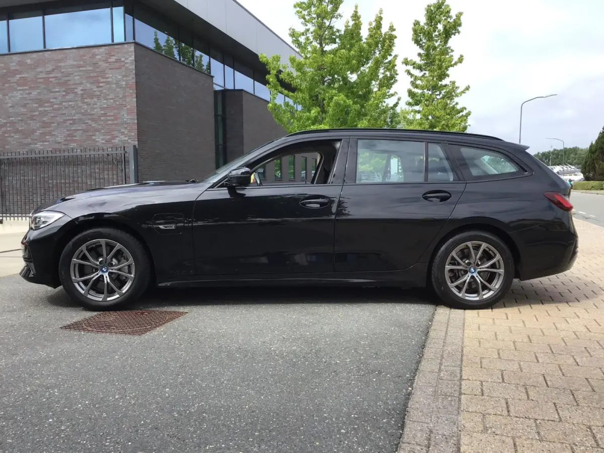 330e Business Edition Plus I 293PK I Camera I Trekhaak I Ambiente I Full Led I Stoel & Stuurverw. I Half/Leder