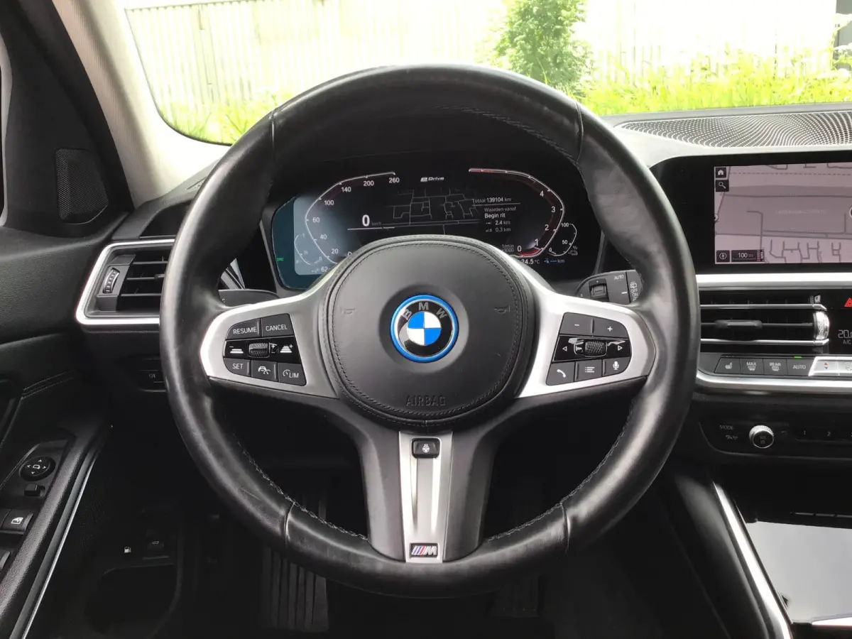 330e Business Edition Plus I 293PK I Camera I Trekhaak I Ambiente I Full Led I Stoel & Stuurverw. I Half/Leder