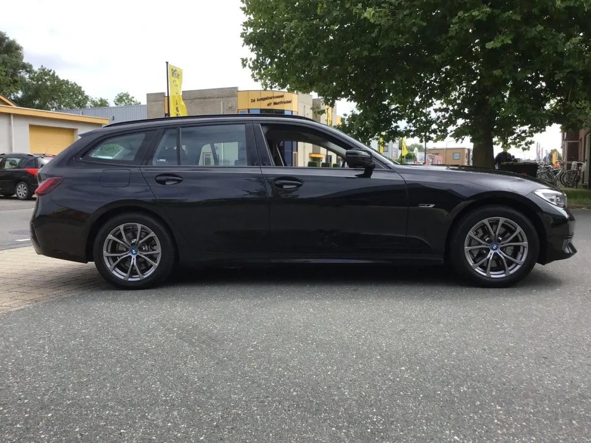 330e Business Edition Plus I 293PK I Camera I Trekhaak I Ambiente I Full Led I Stoel & Stuurverw. I Half/Leder