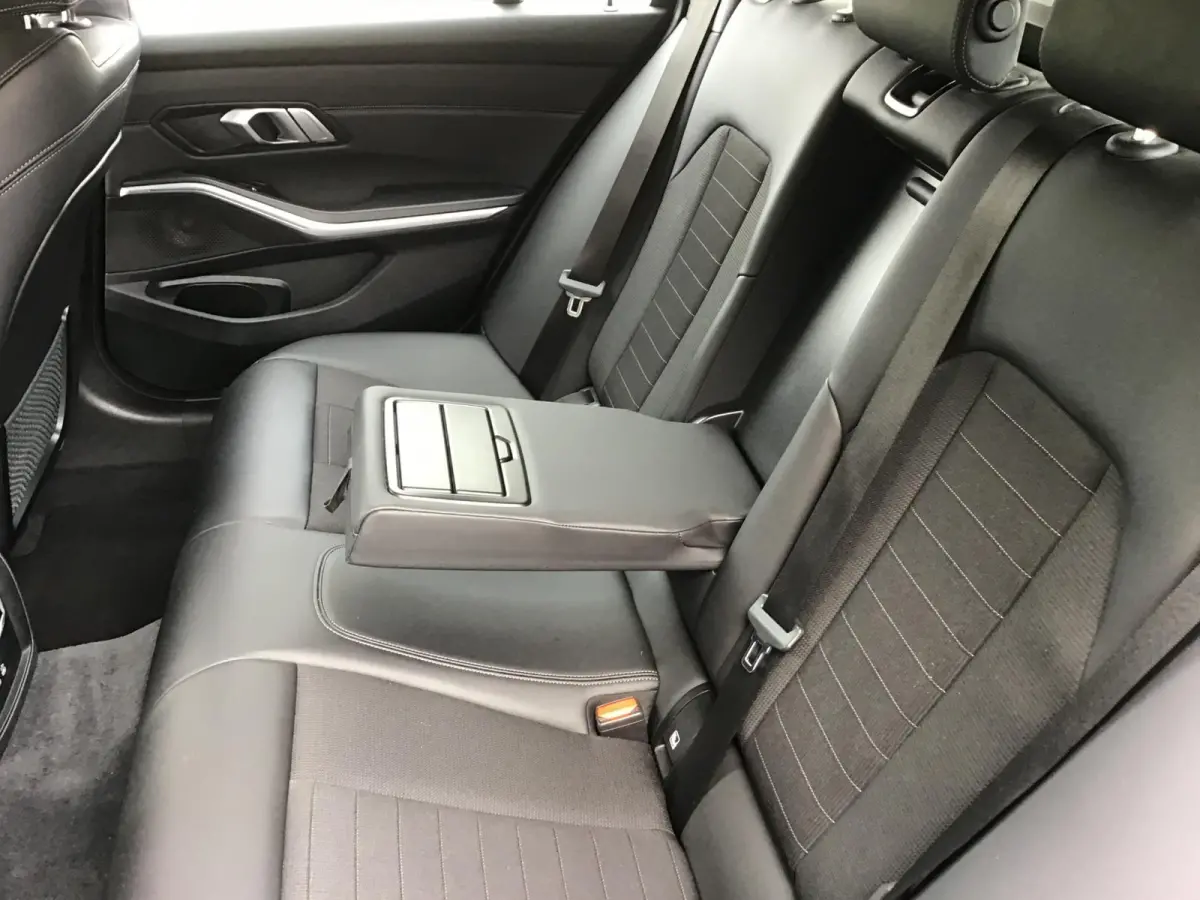 330e Business Edition Plus I 293PK I Camera I Trekhaak I Ambiente I Full Led I Stoel & Stuurverw. I Half/Leder