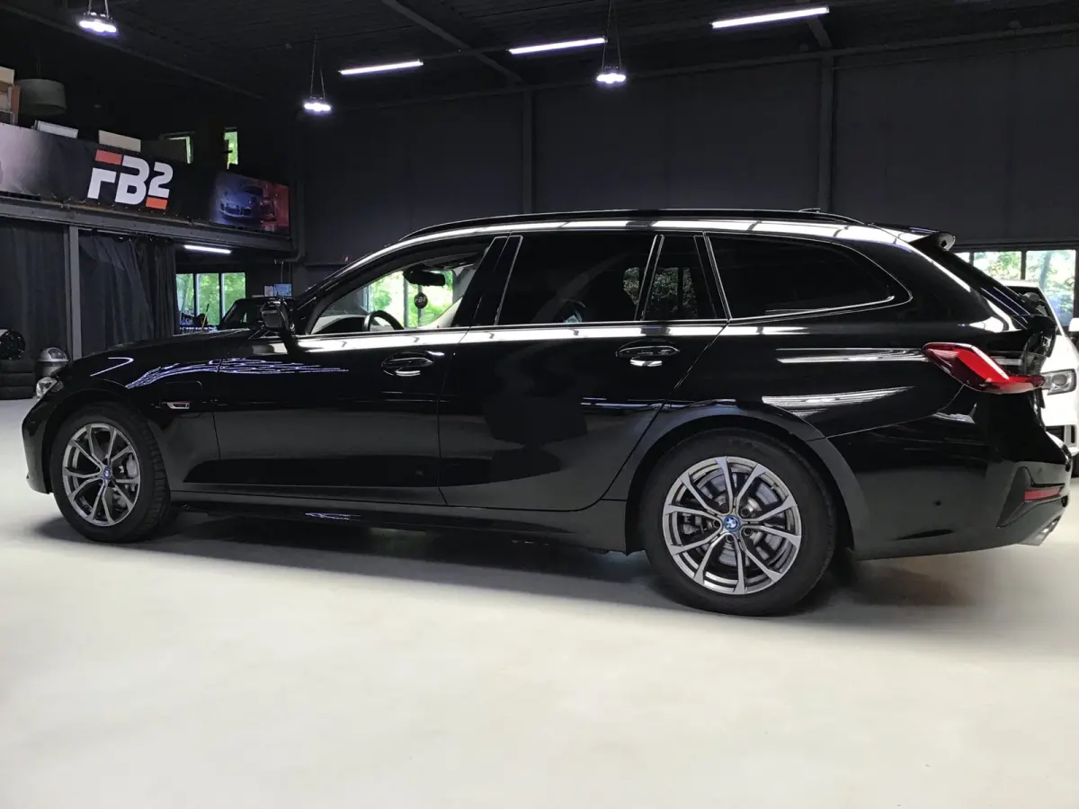 330e Business Edition Plus I 293PK I Camera I Trekhaak I Ambiente I Full Led I Stoel & Stuurverw. I Half/Leder