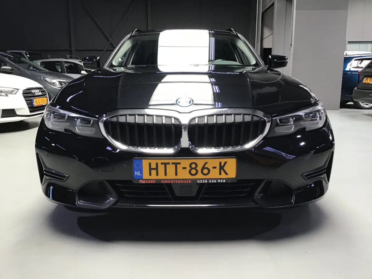 330e Business Edition Plus I 293PK I Camera I Trekhaak I Ambiente I Full Led I Stoel & Stuurverw. I Half/Leder