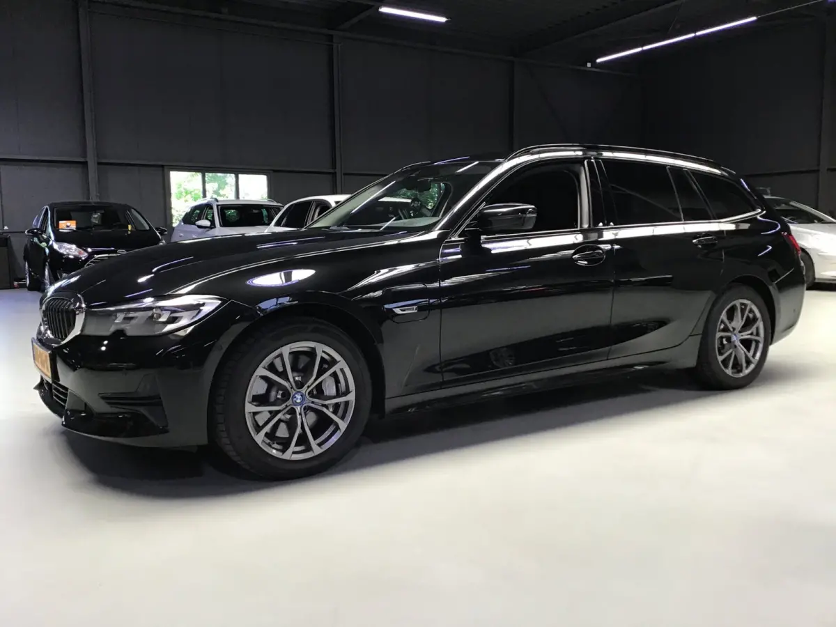 330e Business Edition Plus I 293PK I Camera I Trekhaak I Ambiente I Full Led I Stoel & Stuurverw. I Half/Leder