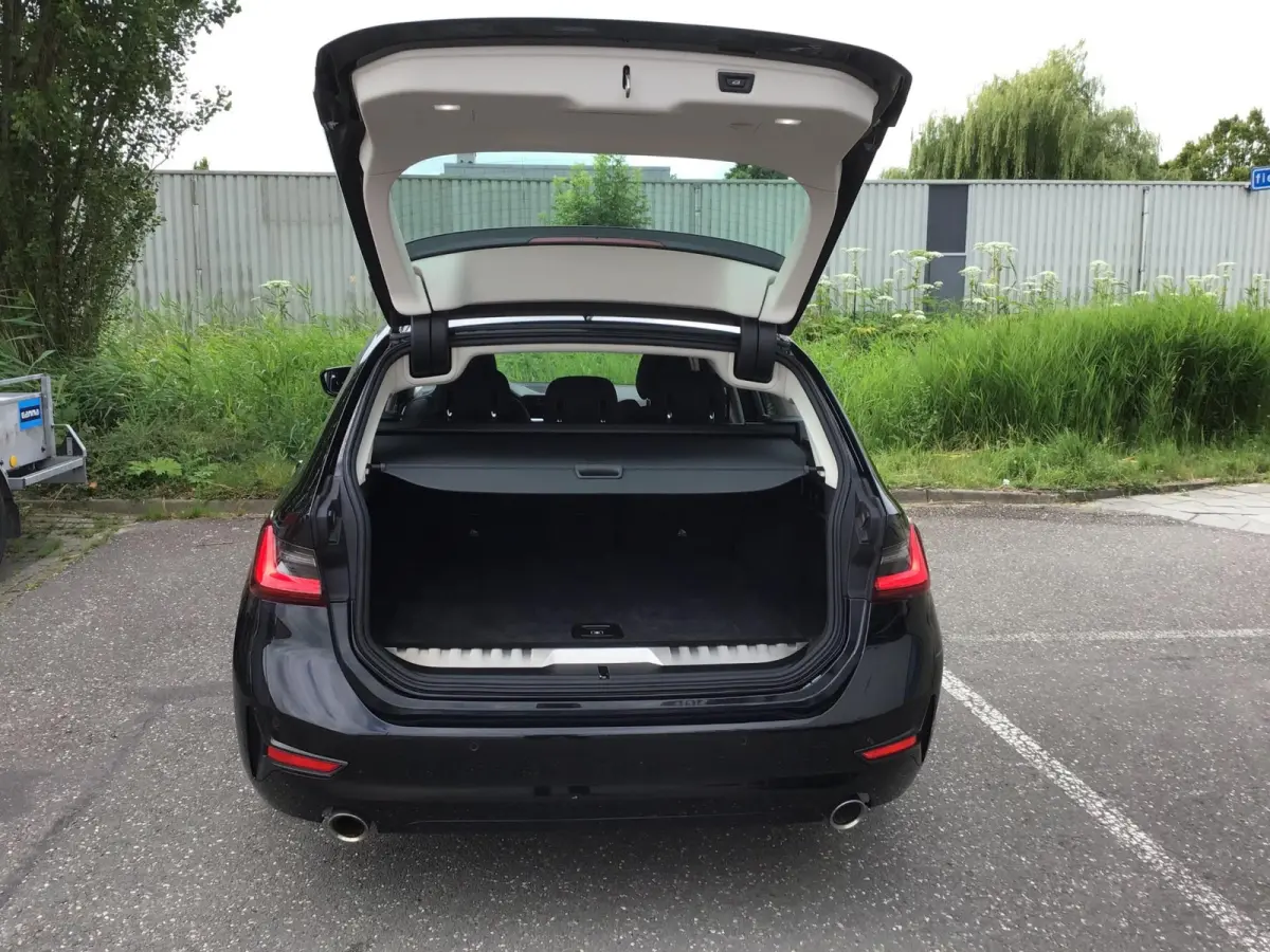 330e Business Edition Plus I 293PK I Camera I Trekhaak I Ambiente I Full Led I Stoel & Stuurverw. I Half/Leder