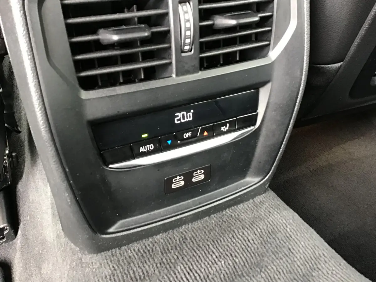 330e Business Edition Plus I 293PK I Camera I Trekhaak I Ambiente I Full Led I Stoel & Stuurverw. I Half/Leder
