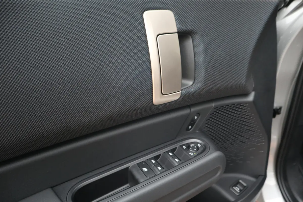 C | Classic Trim + Package M