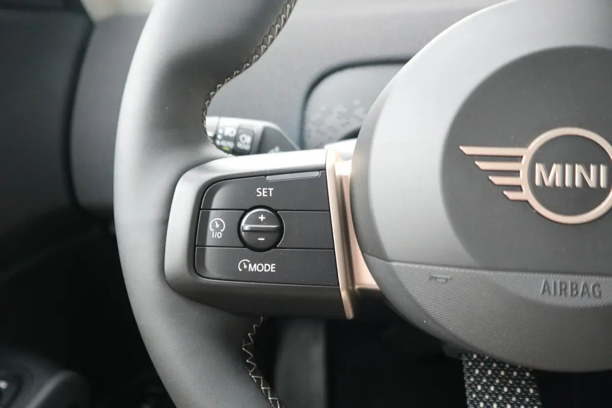 C | Classic Trim + Package M