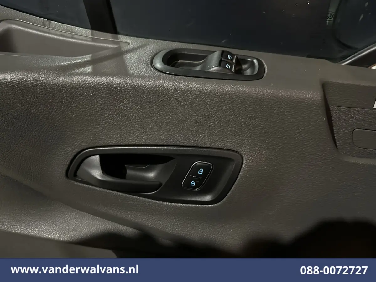 2.0 TDCI 170pk L3H3 Euro6 Airco | Navigatie | 2500kg Trekhaak | Cruisecontrol Verwarmde voorruit, Parkeersensoren, Bijrijdersbank