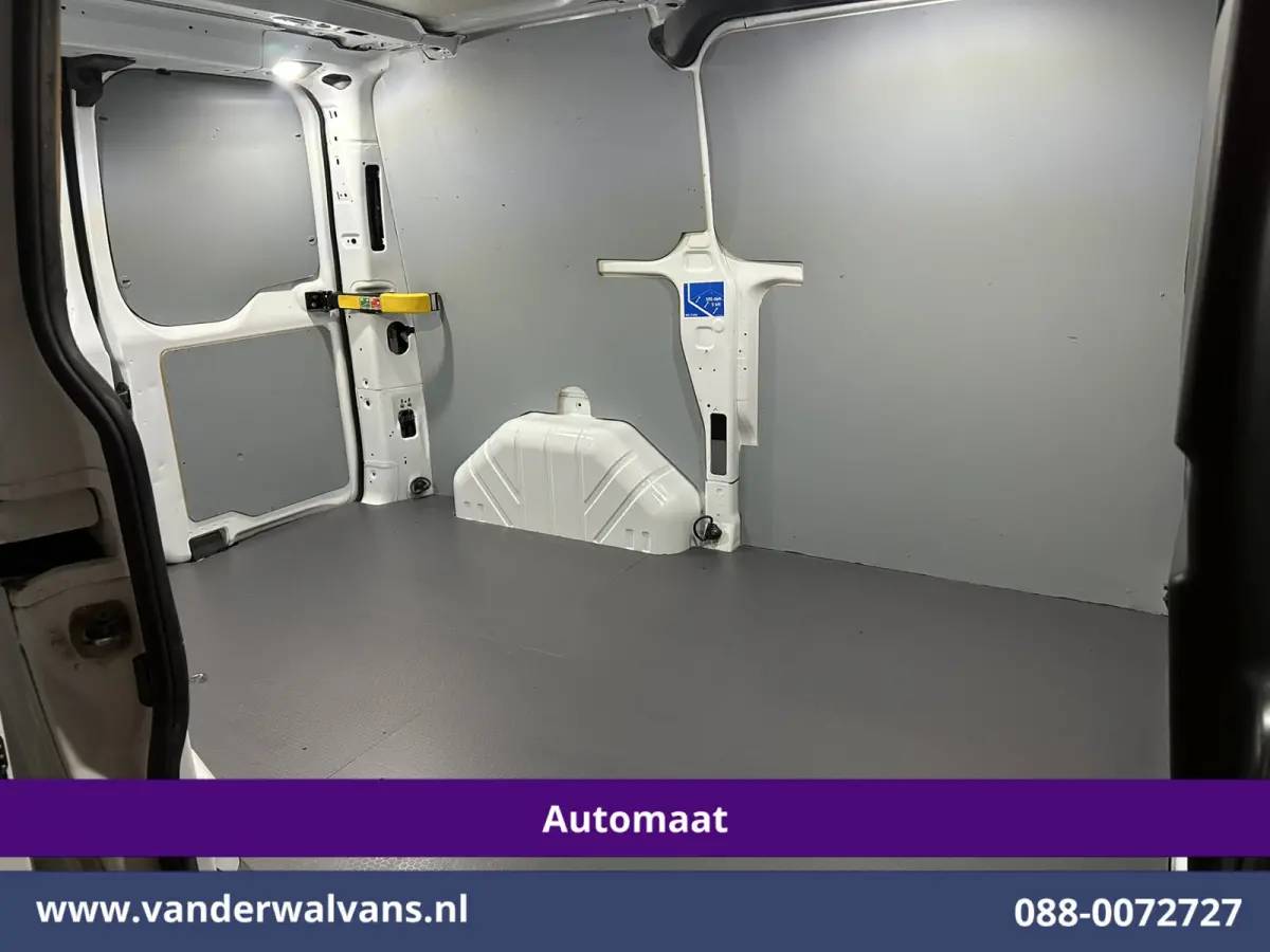 2.0 TDCI 130pk Automaat L1H1 Limited Editie Euro6 Airco | Camera | Navigatie | LED Apple Carplay, Android Auto, LM Velgen, Cruisecontrol, Stoelverwarming, Verwarmde voorruit, Parkeersensoren