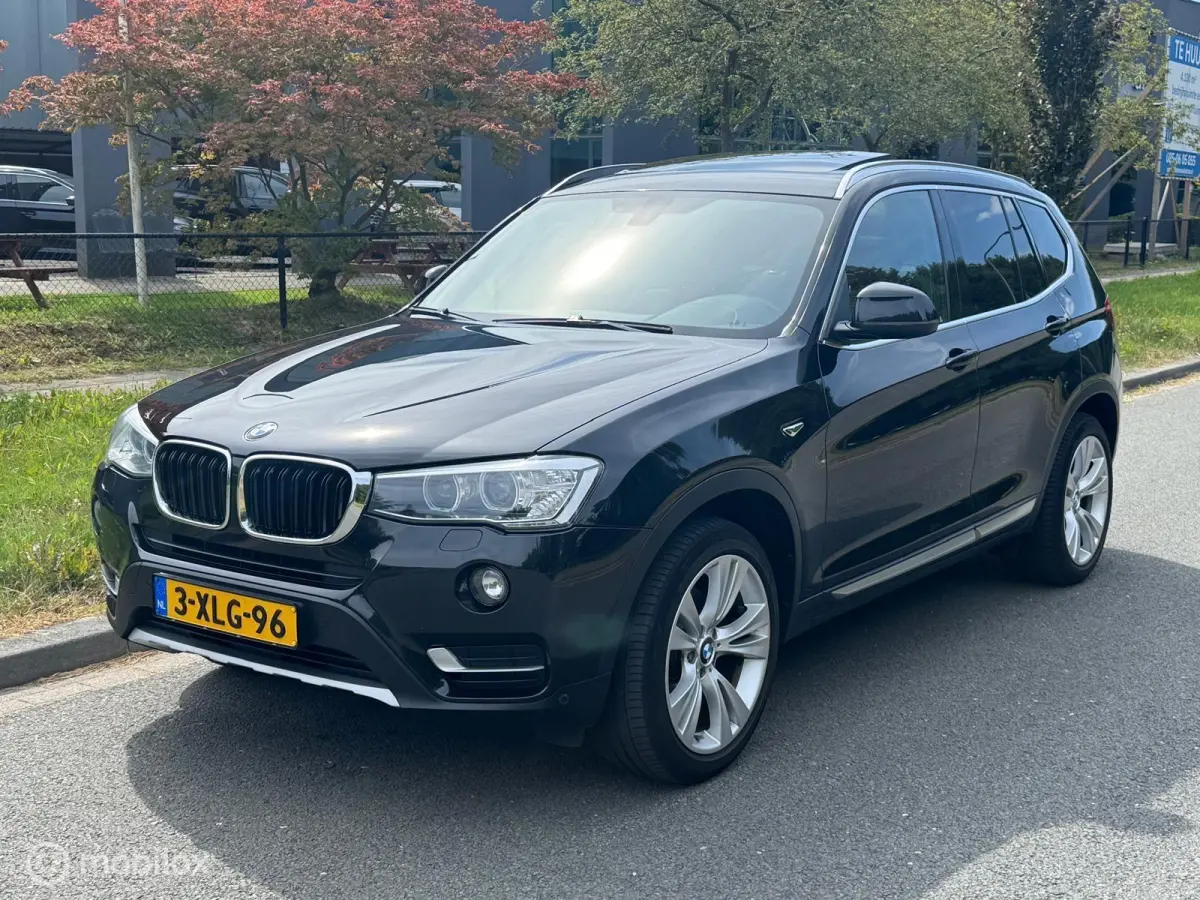 sDrive20i High Executive Automaat Pano Navi