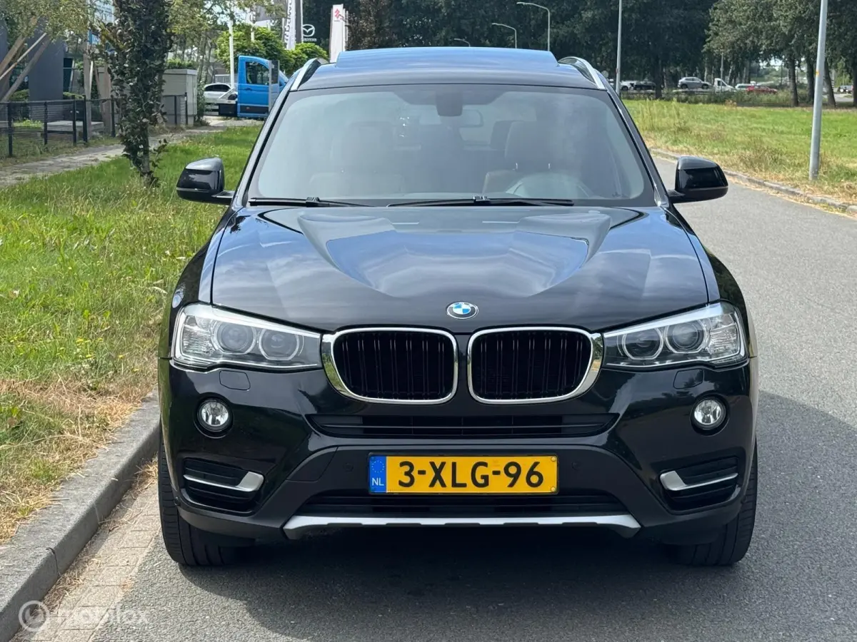 sDrive20i High Executive Automaat Pano Navi