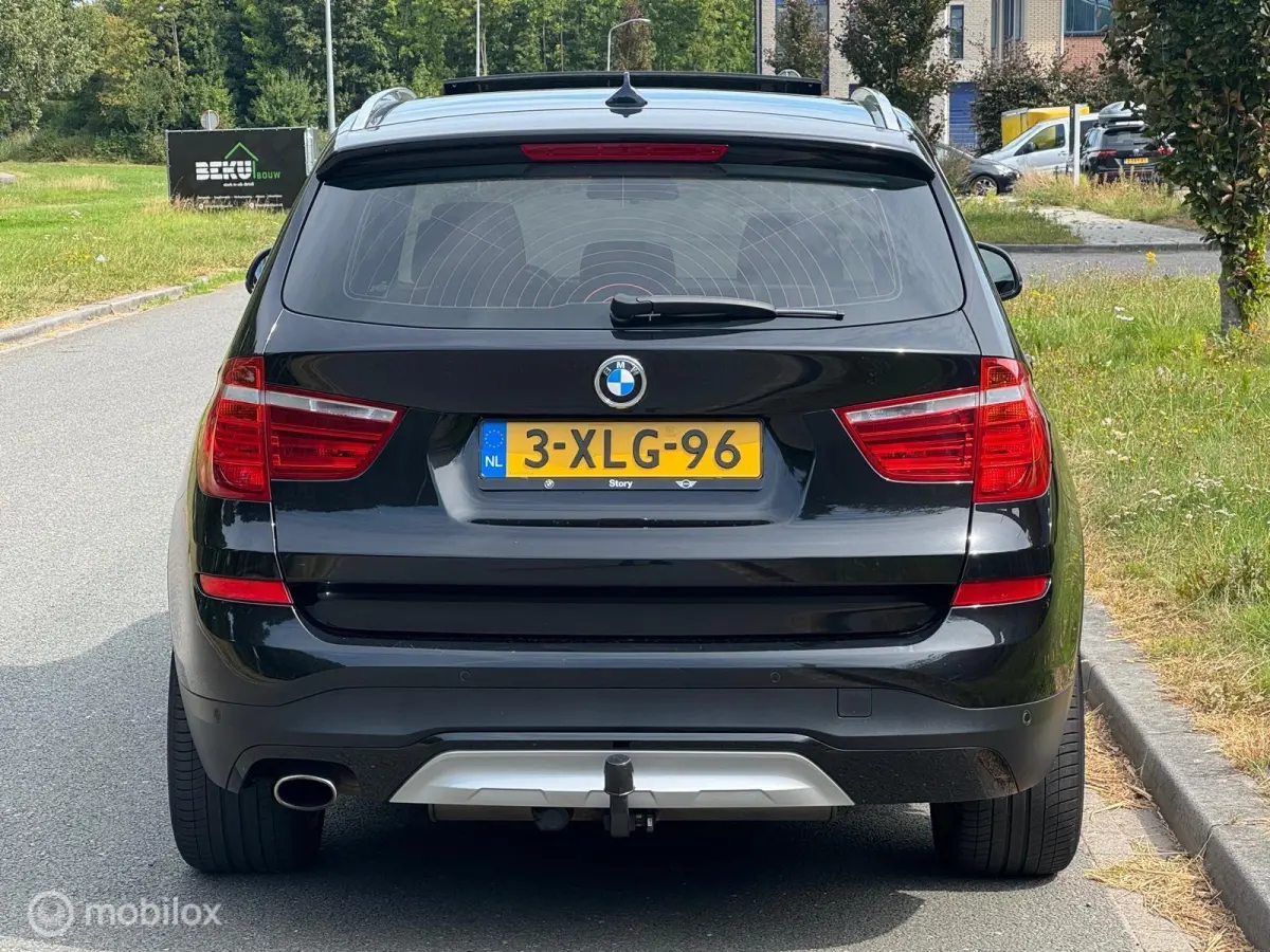 sDrive20i High Executive Automaat Pano Navi