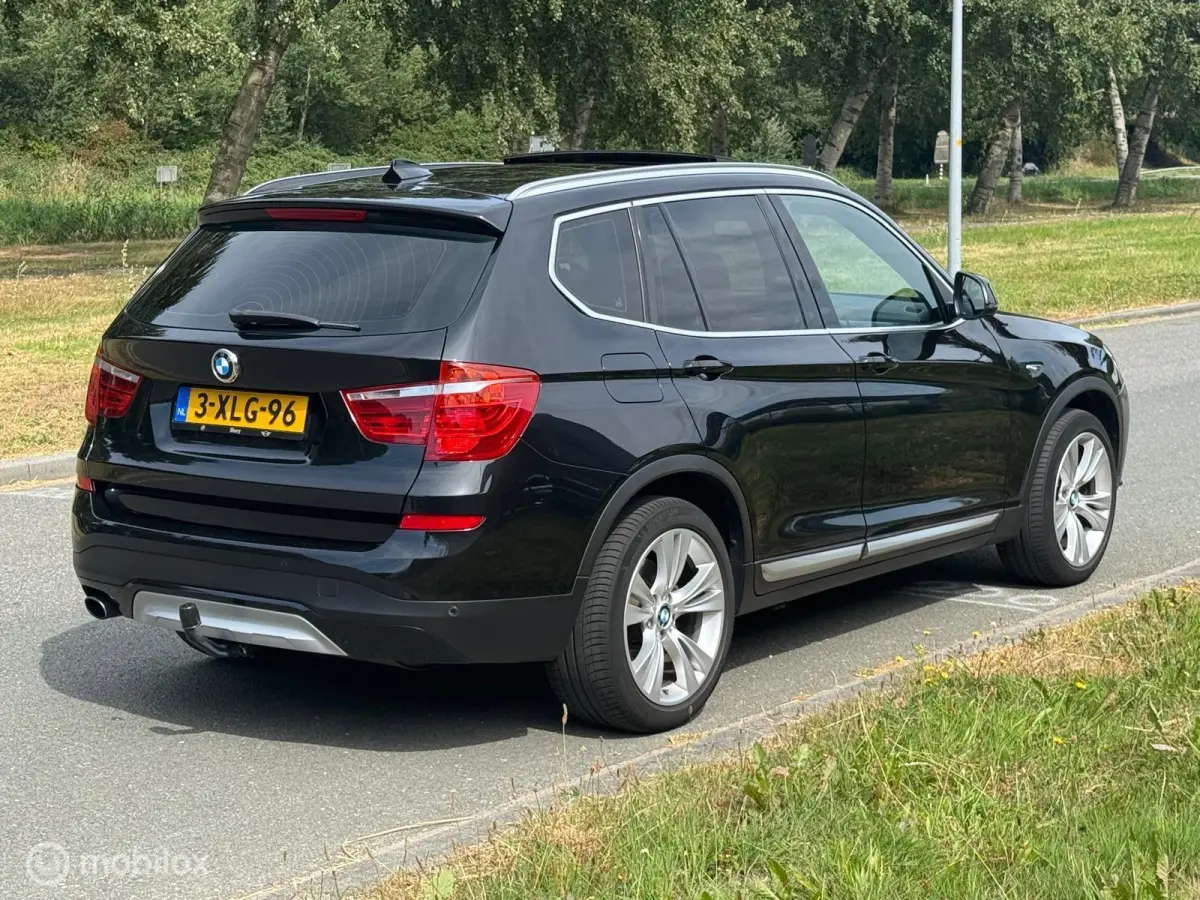 sDrive20i High Executive Automaat Pano Navi