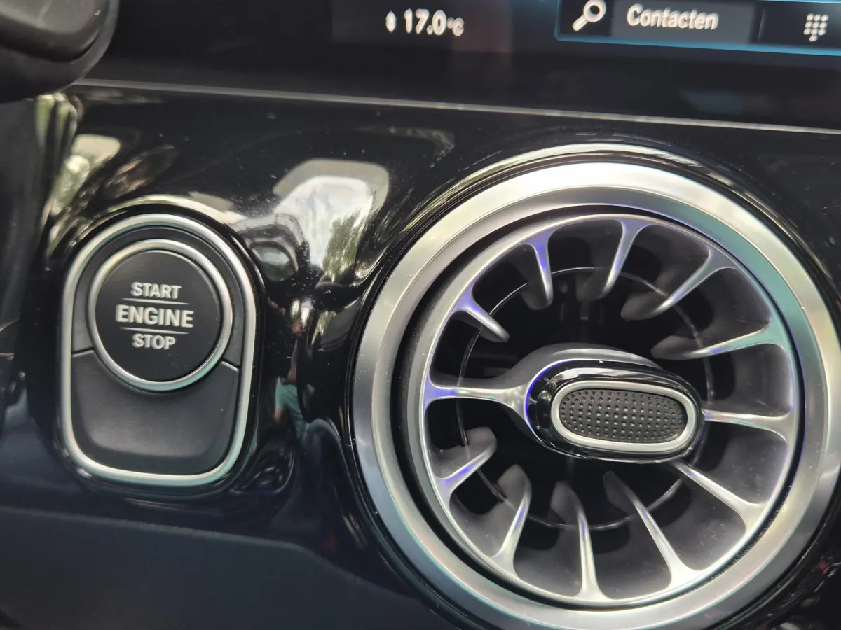 250 e AUTOMAAT | SOH 96,71% | Panoramadak | Climate Control | Navigatie | Parkeercamera | Cruise Control | Stoelverwarming