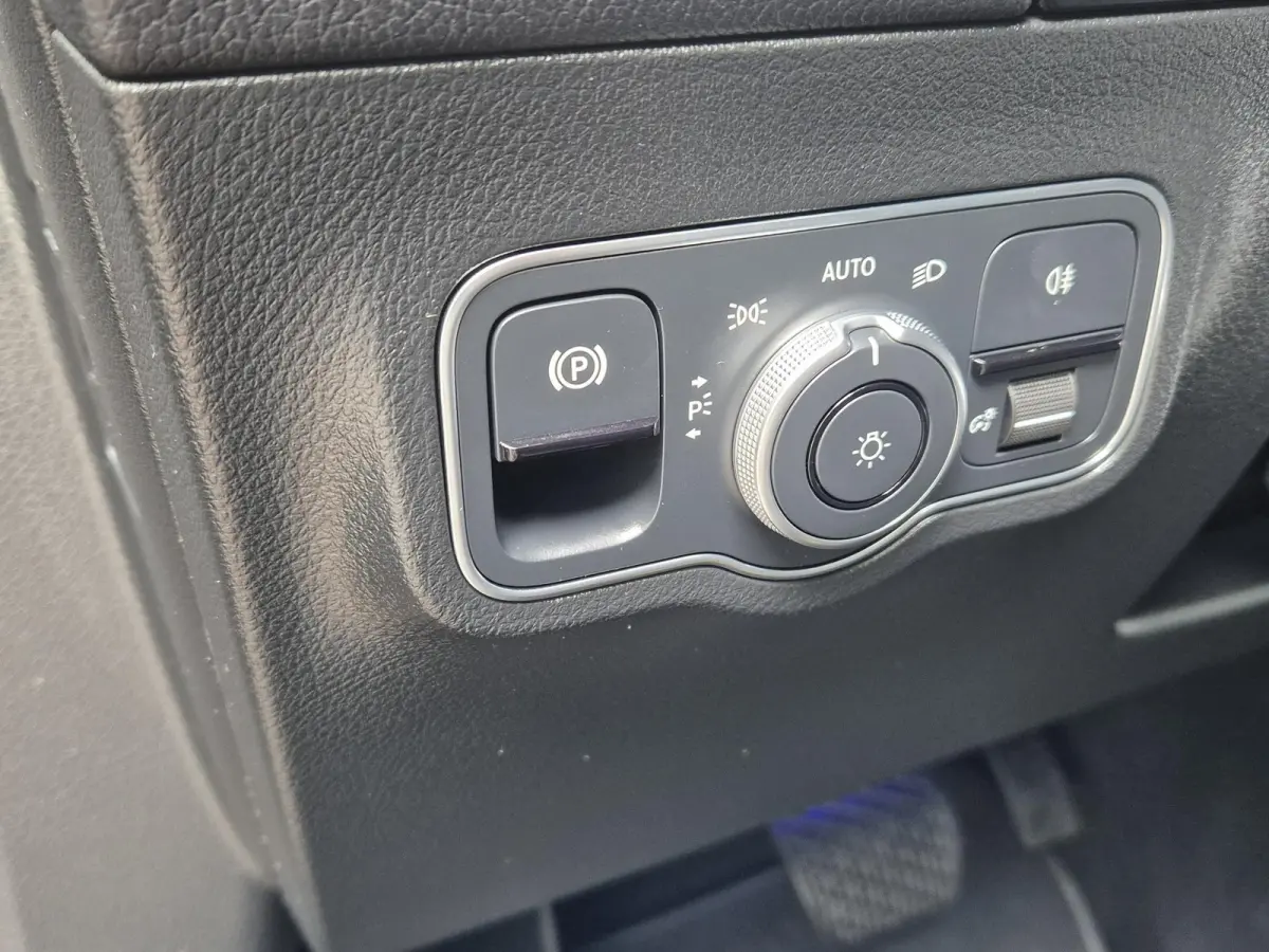250 e AUTOMAAT | SOH 96,71% | Panoramadak | Climate Control | Navigatie | Parkeercamera | Cruise Control | Stoelverwarming