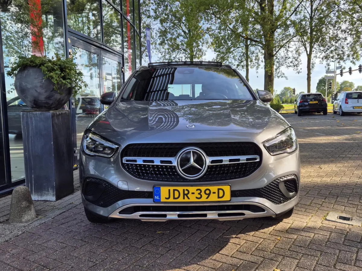 250 e AUTOMAAT | SOH 96,71% | Panoramadak | Climate Control | Navigatie | Parkeercamera | Cruise Control | Stoelverwarming