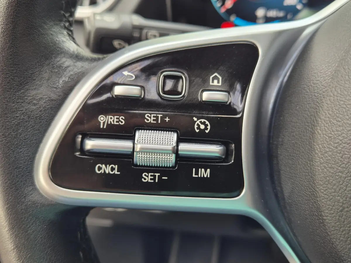 250 e AUTOMAAT | SOH 96,71% | Panoramadak | Climate Control | Navigatie | Parkeercamera | Cruise Control | Stoelverwarming