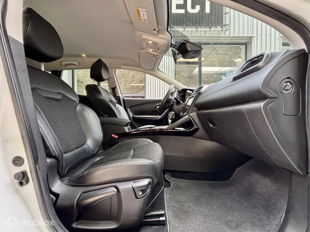 Kadjar TCe. NAVI, LEDER, CRUISE, STOELVERWARMING.
