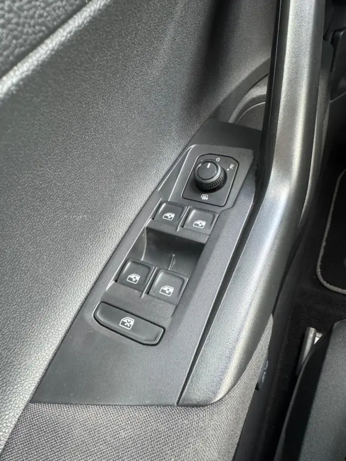 1.0 TSI Life Business|Carplay|PDC|Navi|Stoelverwarming