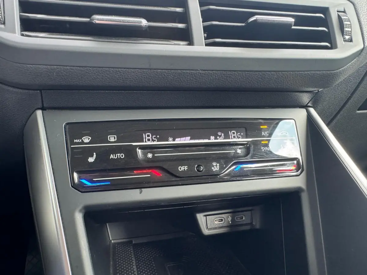 1.0 TSI Life Business|Carplay|PDC|Navi|Stoelverwarming