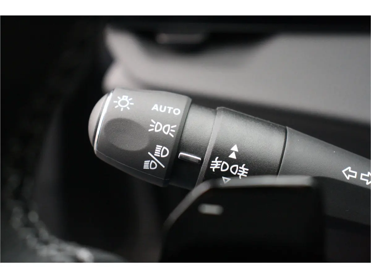 1.6 HYBRID 180PK ULTIMATE AUTOMAAT / NAVI / LEDER / CLIMA / AGR / PDC / 17" LMV / CAMERA / BLACK PACK / KEYLESS / FULL-LED / WINTERPAKKET / PANO. DAK / BLUETOOTH / ADAPT. CRUISECONTROL / FUL