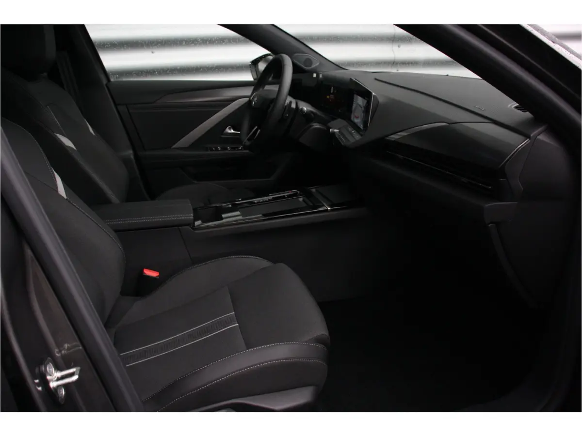 1.6 HYBRID 180PK ULTIMATE AUTOMAAT / NAVI / LEDER / CLIMA / AGR / PDC / 17" LMV / CAMERA / BLACK PACK / KEYLESS / FULL-LED / WINTERPAKKET / PANO. DAK / BLUETOOTH / ADAPT. CRUISECONTROL / FUL