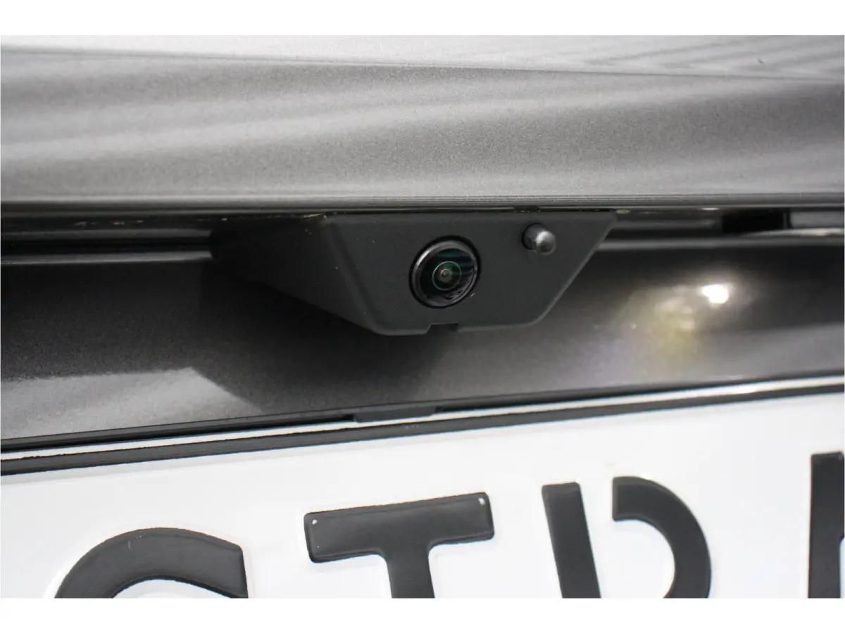 1.6 HYBRID 180PK ULTIMATE AUTOMAAT / NAVI / LEDER / CLIMA / AGR / PDC / 17" LMV / CAMERA / BLACK PACK / KEYLESS / FULL-LED / WINTERPAKKET / PANO. DAK / BLUETOOTH / ADAPT. CRUISECONTROL / FUL