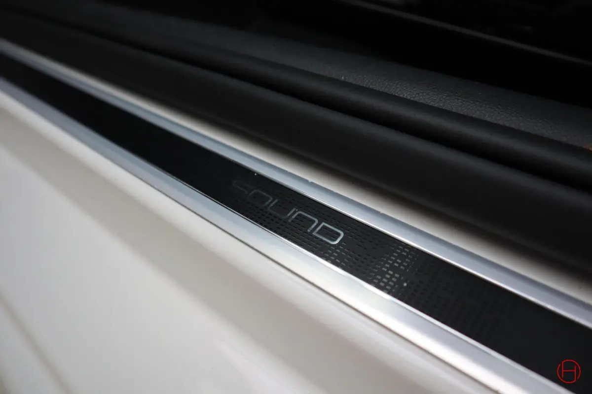 Up! 1.0 TSI 90 PK Sound up! / Panoramadak / Airco / 1e eigenaar
