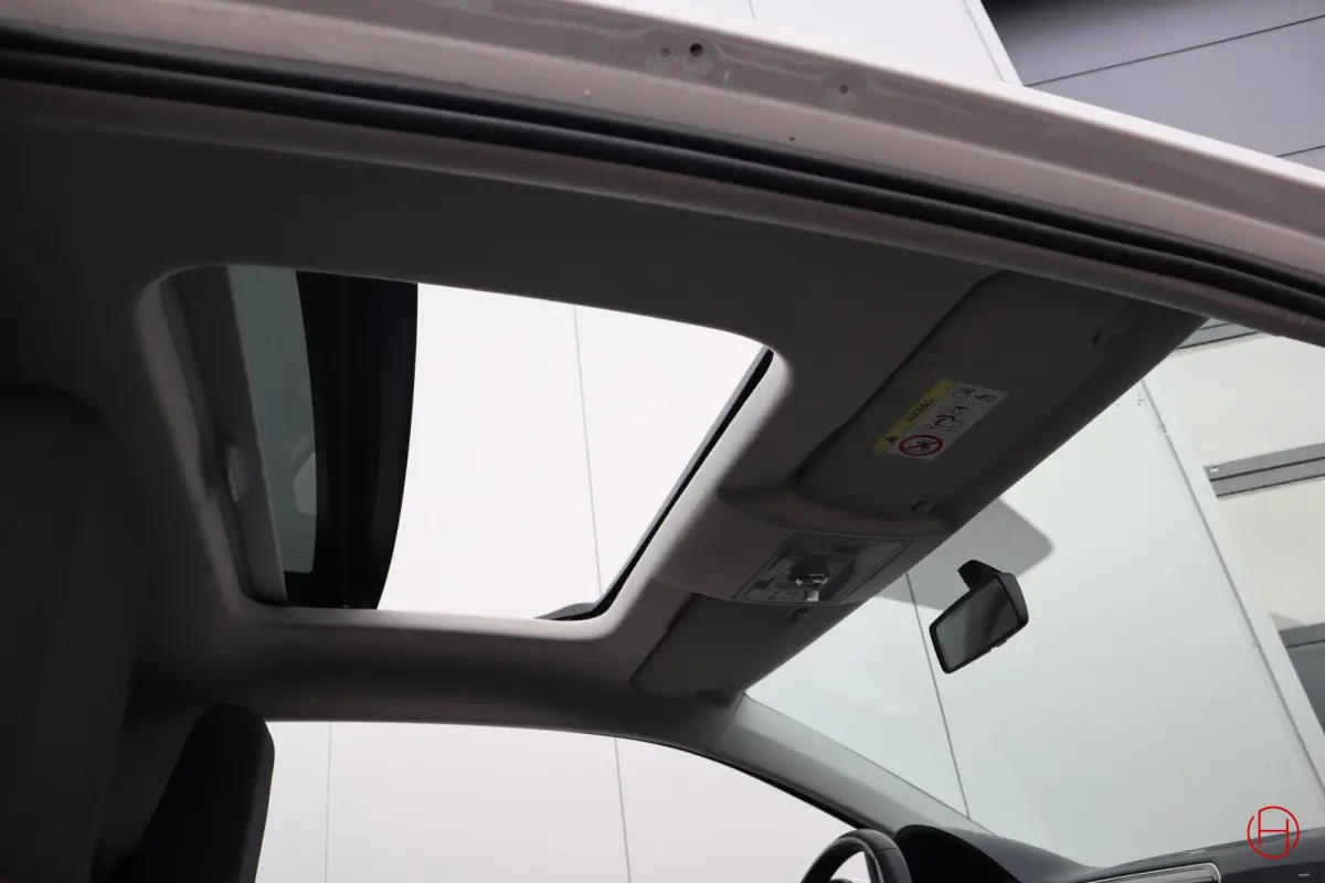 Up! 1.0 TSI 90 PK Sound up! / Panoramadak / Airco / 1e eigenaar