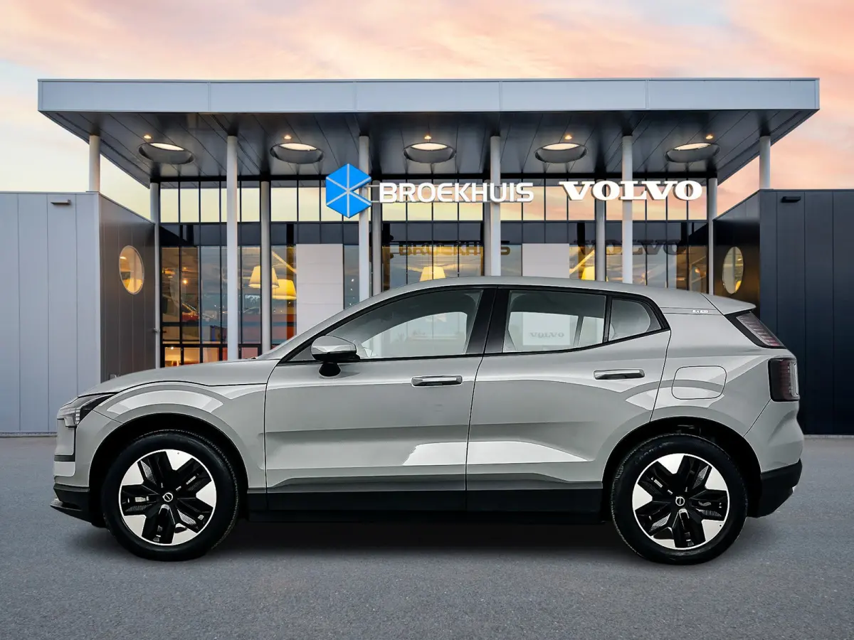 Single Motor Core 18" | Stoel/stuurverwarming | Adaptieve cruise | Parkeercamera | Kunstleder | Park Assist achter | Apple Carplay Buitenspiegels elektrisch inklapbaar | LED koplampen | Lich