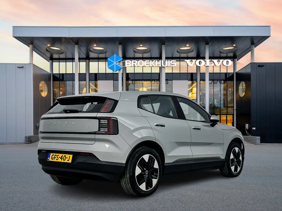 Single Motor Core 18" | Stoel/stuurverwarming | Adaptieve cruise | Parkeercamera | Kunstleder | Park Assist achter | Apple Carplay Buitenspiegels elektrisch inklapbaar | LED koplampen | Lich