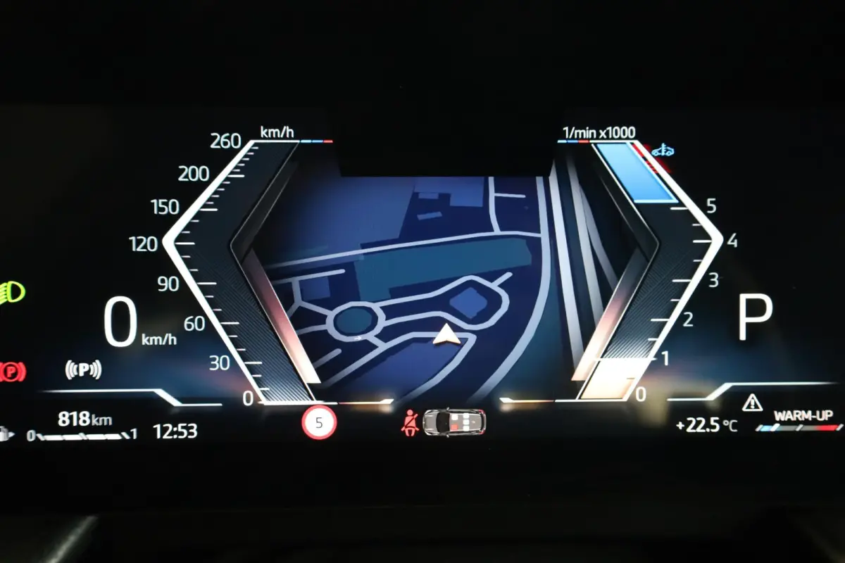 220i | M Sportpakket | Parkeersensoren | Achteruitrij Camera