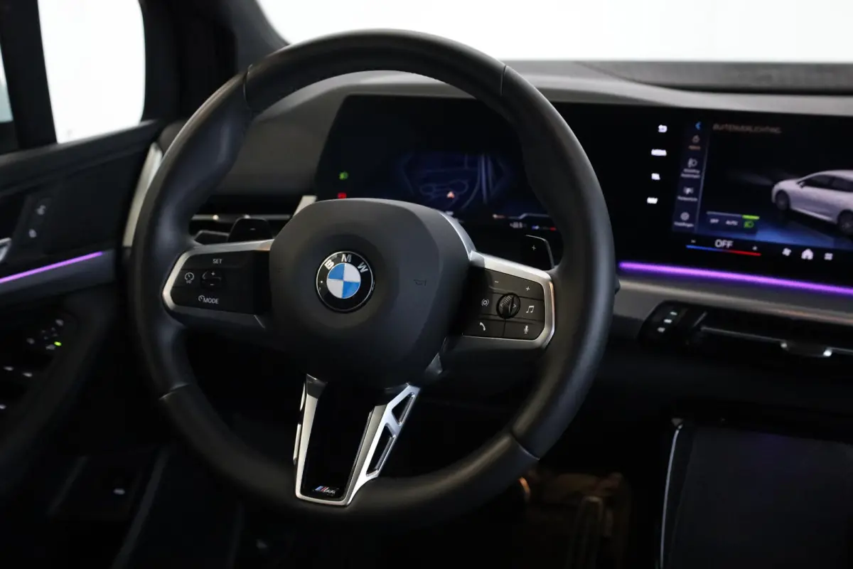 220i | M Sportpakket | Parkeersensoren | Achteruitrij Camera