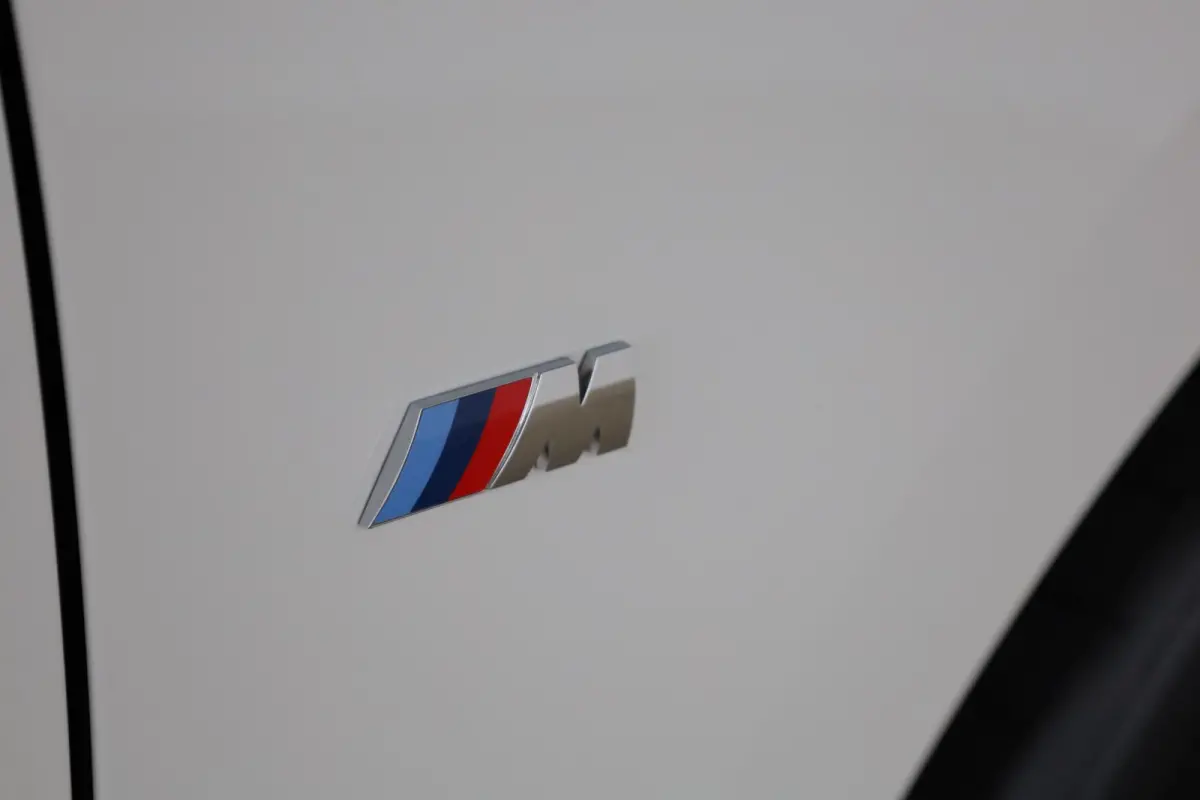 220i | M Sportpakket | Parkeersensoren | Achteruitrij Camera
