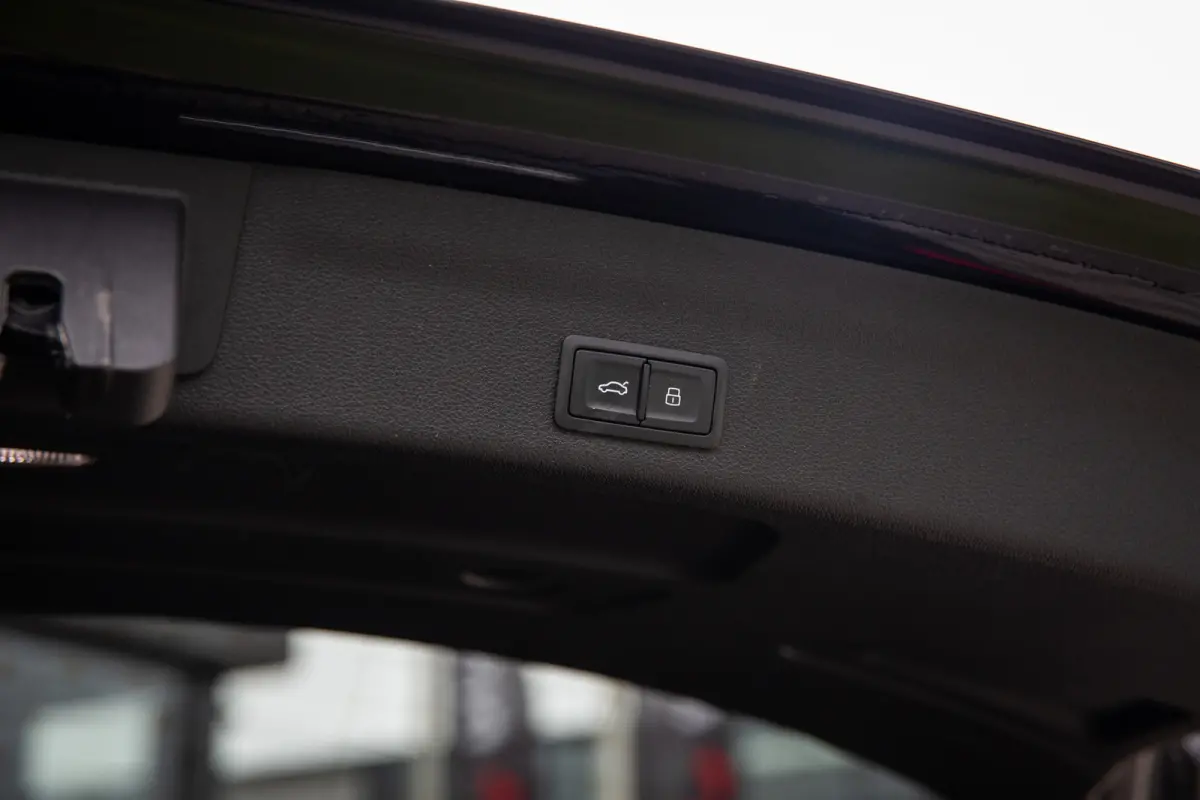 50 TDI quattro Design Pro Line Plus S-line , Luchtvering, Trekhaak, Panoramadak, 3D-camera, B&O,