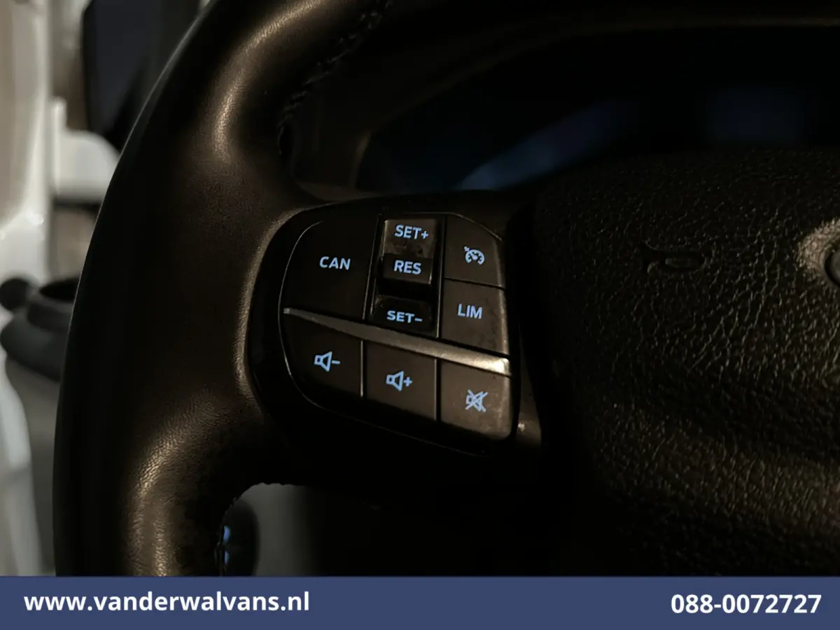 2.0 TDCI 131pk L2H1 Euro6 Airco | Apple Carplay | Stoelverwarming | LED | Cruisecontrol Verwarmde voorruit, Parkeersensoren, Bijrijdersbank, 2800kg trekvermogen, Android Auto