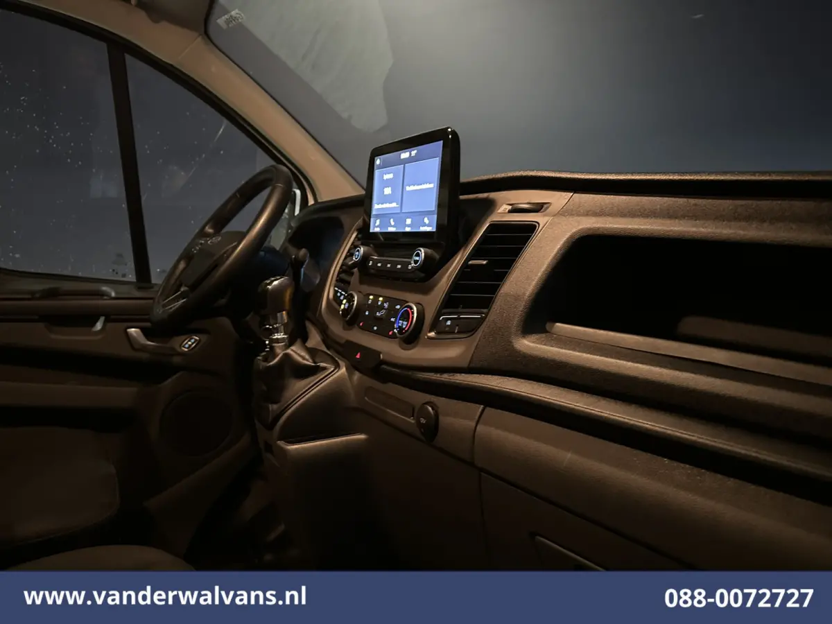 2.0 TDCI 131pk L2H1 Euro6 Airco | Apple Carplay | Stoelverwarming | LED | Cruisecontrol Verwarmde voorruit, Parkeersensoren, Bijrijdersbank, 2800kg trekvermogen, Android Auto