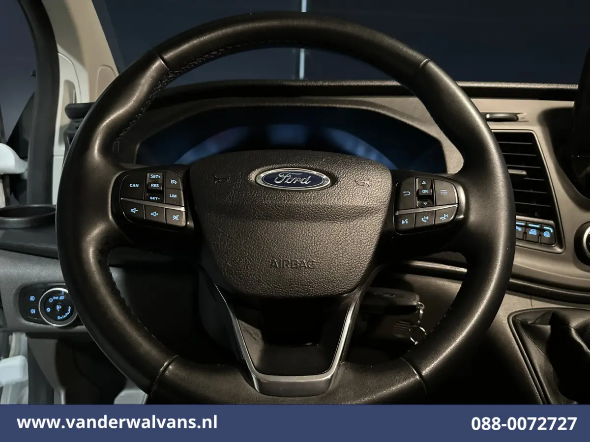 2.0 TDCI 131pk L2H1 Euro6 Airco | Apple Carplay | Stoelverwarming | LED | Cruisecontrol Verwarmde voorruit, Parkeersensoren, Bijrijdersbank, 2800kg trekvermogen, Android Auto