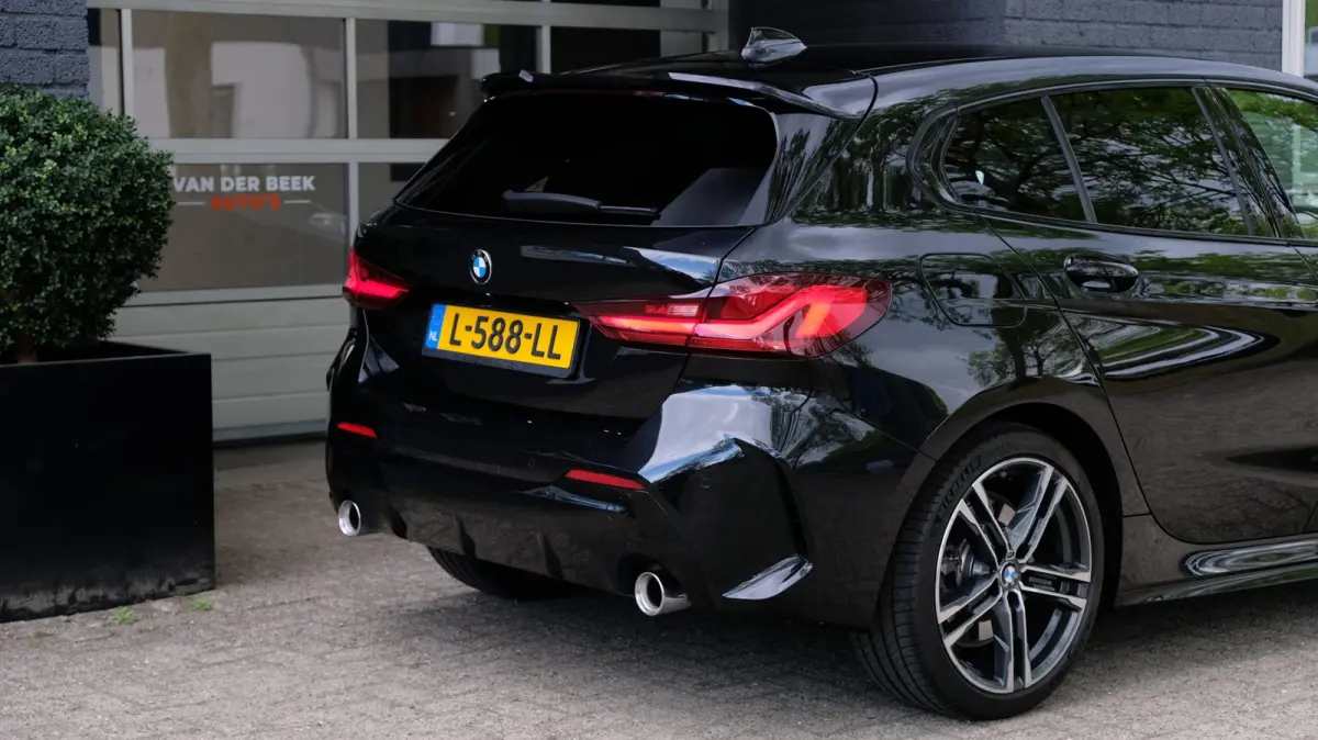 120i M-Sport|Aero Pack|Live Cockpit|Shadow Line