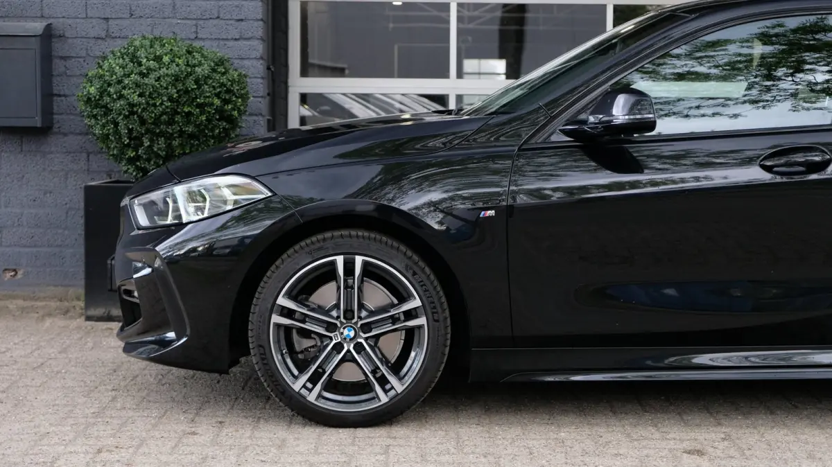 120i M-Sport|Aero Pack|Live Cockpit|Shadow Line