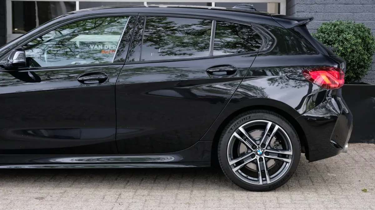 120i M-Sport|Aero Pack|Live Cockpit|Shadow Line