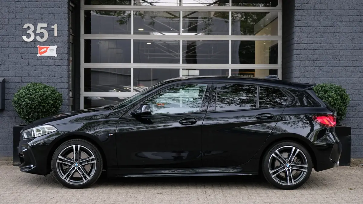 120i M-Sport|Aero Pack|Live Cockpit|Shadow Line