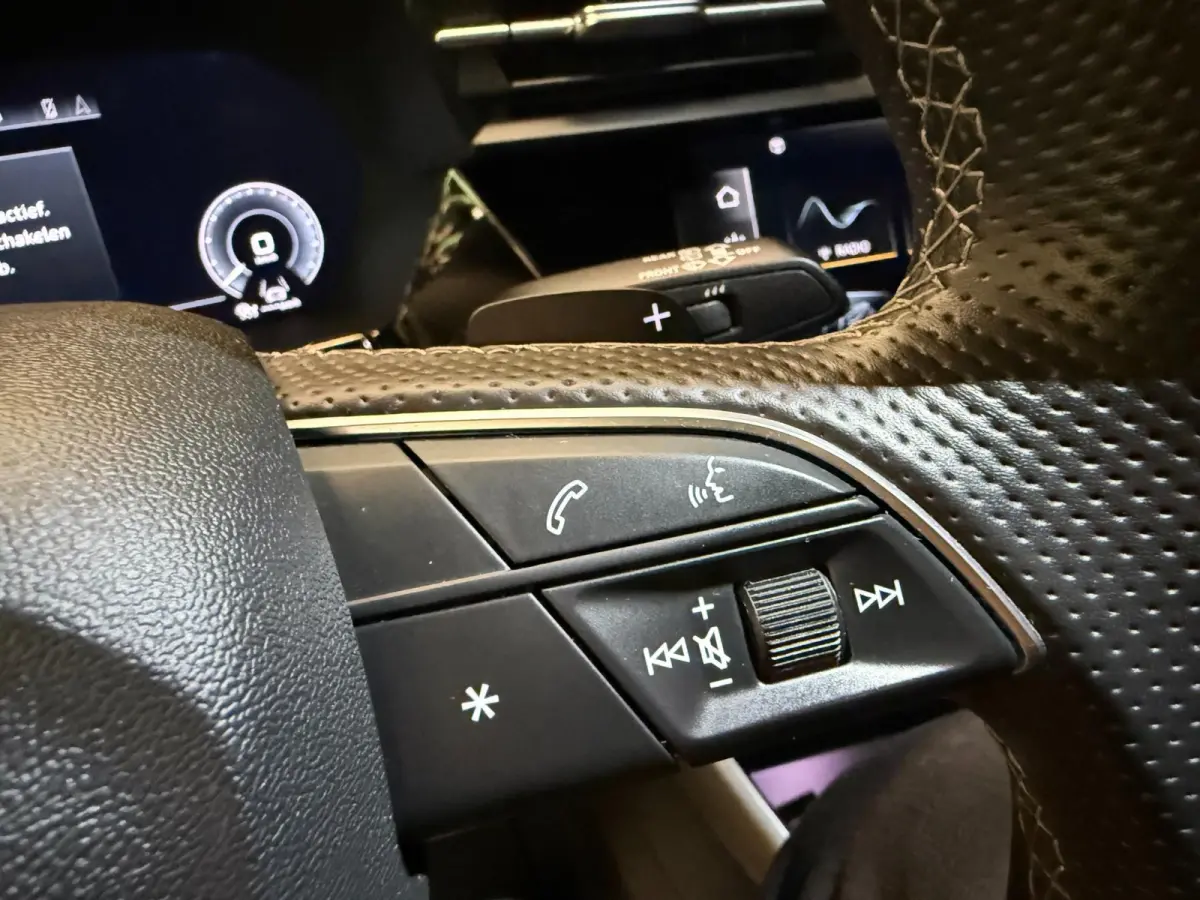 40 TFSI e 2X S-LINE SOH-TEST/V-COCKPIT/DAB/CARPLAY/NAVI/LED/SFEERVERL///